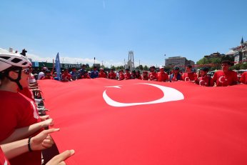 Büyükakın, gençlerle pedal çevirdi