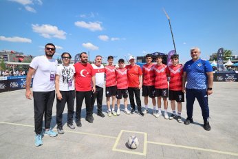 Büyükakın, gençlerle pedal çevirdi