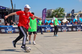 Büyükakın, gençlerle pedal çevirdi