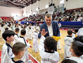 305 taekwondocu kuşak atladı