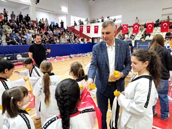 305 taekwondocu kuşak atladı