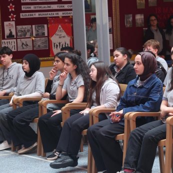 Liseliler sordu, Büyükakın cevapladı