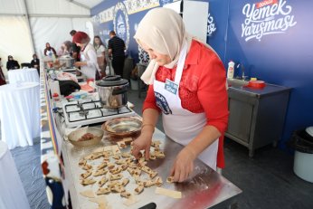 En lezzetli tabaklar festivalde yarıştı