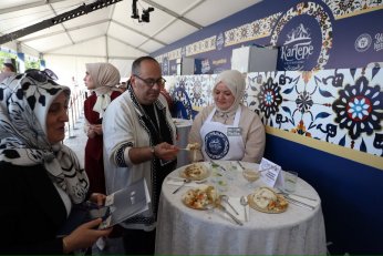 En lezzetli tabaklar festivalde yarıştı