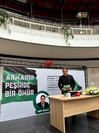 41 Burda AVM’de “Armanın Peşinde Bir Ömür” söyleşisine yoğun ilgi