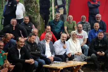 AK Parti, mahalle başkanları ile buluştu