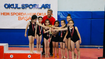 Cimnastikçilerden harika performans