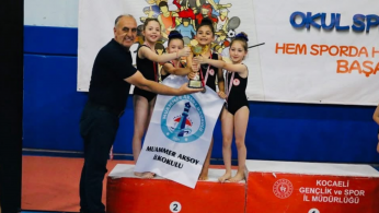 Cimnastikçilerden harika performans