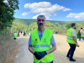 Gönüllülerden doğa temizliği