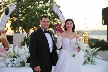 Rüya gibi bir düğünle dünyaevine girdiler