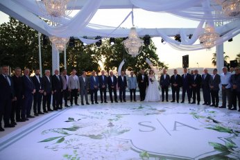 Rüya gibi bir düğünle dünyaevine girdiler