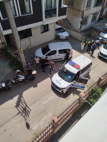 Başından vurulmuş halde bulunan genç kız öldü