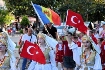 Kocaeli, Balkan halk oyunlarıyla şenlendi