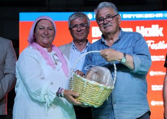 Kocaeli, Balkan halk oyunlarıyla şenlendi