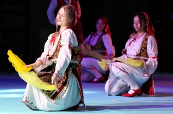 Kocaeli, Balkan halk oyunlarıyla şenlendi