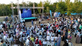 Çocuklar renkli etkinlikte doyasıya eğleniyor