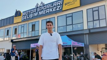 Ünlü motorculardan yeni merkeze tam not