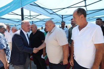 ‘Üreten çiftçimizin daima yanındayız’