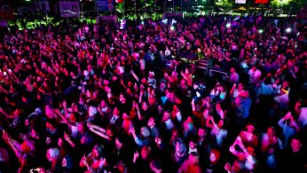 Emre Fel, festivalin finalinde coşturdu