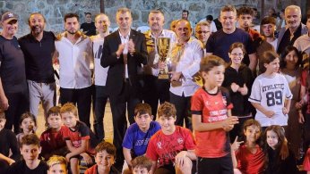 Hasaneyn köyü şampiyonluğu kutladı