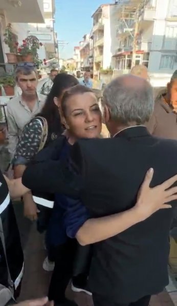 Hürriyet’in, polis aracına bindiği anlar kameralara yansıdı