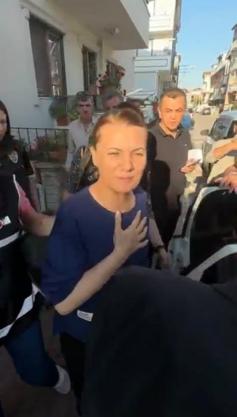 Hürriyet’in, polis aracına bindiği anlar kameralara yansıdı