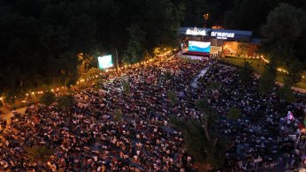 Ormanya’da ayın filmi Cuma günü