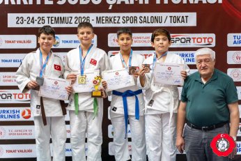 Kağıtspor'dan 3 Türkiye şampiyonluğu