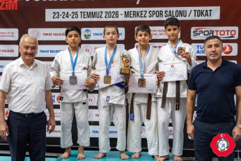 Kağıtspor'dan 3 Türkiye şampiyonluğu