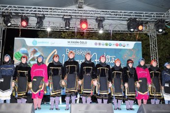Yöresel kültürler festivalde buluştu