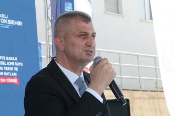 ‘Hizmet ve eser siyaseti yapıyoruz’