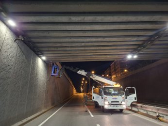 İki tünelde aydınlatma altyapısına bakım
