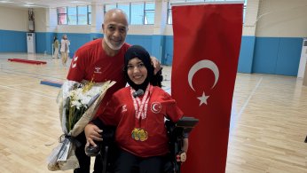 Dünya şampiyonuna sürpriz kutlama