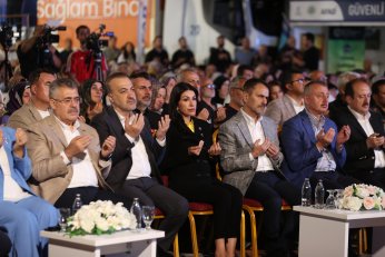 17 Ağustos deprem şehitleri dualarla anıldı