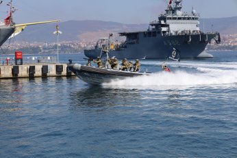 SAS ve SAT komandolarından nefes kesen gösteri