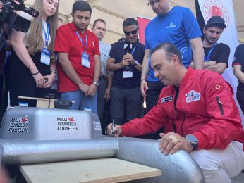 Kacır, milli uçak gemisi için 2027 sonunu işaret etti
