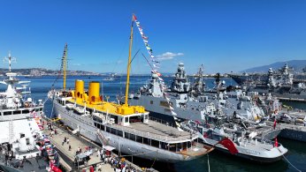TCG Savarona, ziyaretçilerini duygulandırıyor