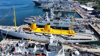 TCG Savarona, ziyaretçilerini duygulandırıyor