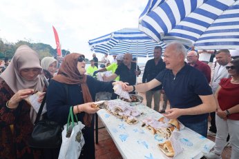 Festivalde 6 bin  balık-ekmek ikramı   