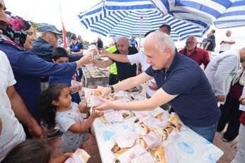 Festivalde 6 bin  balık-ekmek ikramı   