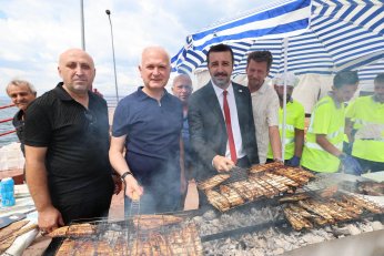 Festivalde 6 bin  balık-ekmek ikramı   