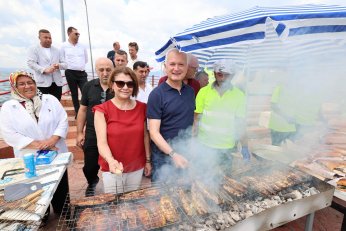Festivalde 6 bin  balık-ekmek ikramı   