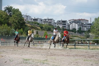 Rahvan at yarışı nefesleri kesti