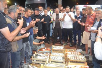 Yeni sezonun ilk balık mezadı