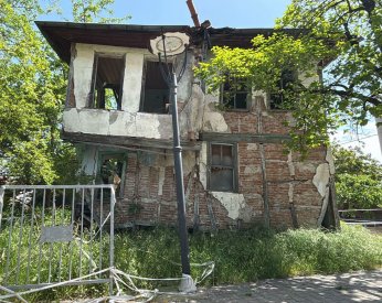 Gölcük’te 2 metruk  bina daha yıkıldı