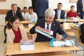 Yeni okullar milletvekillerinin katılımıyla açıldı   