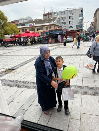 SP’li Kadınlardan öğrencilere hediye