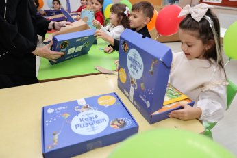 Minik öğrencilere eğitim seti desteği