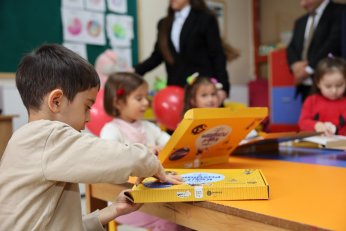 Minik öğrencilere eğitim seti desteği