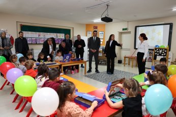 Minik öğrencilere eğitim seti desteği